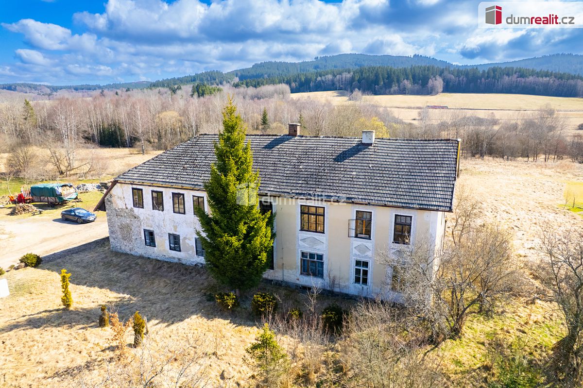 Prodej vícegeneračního domu 465 m², pozemek 1713 m²